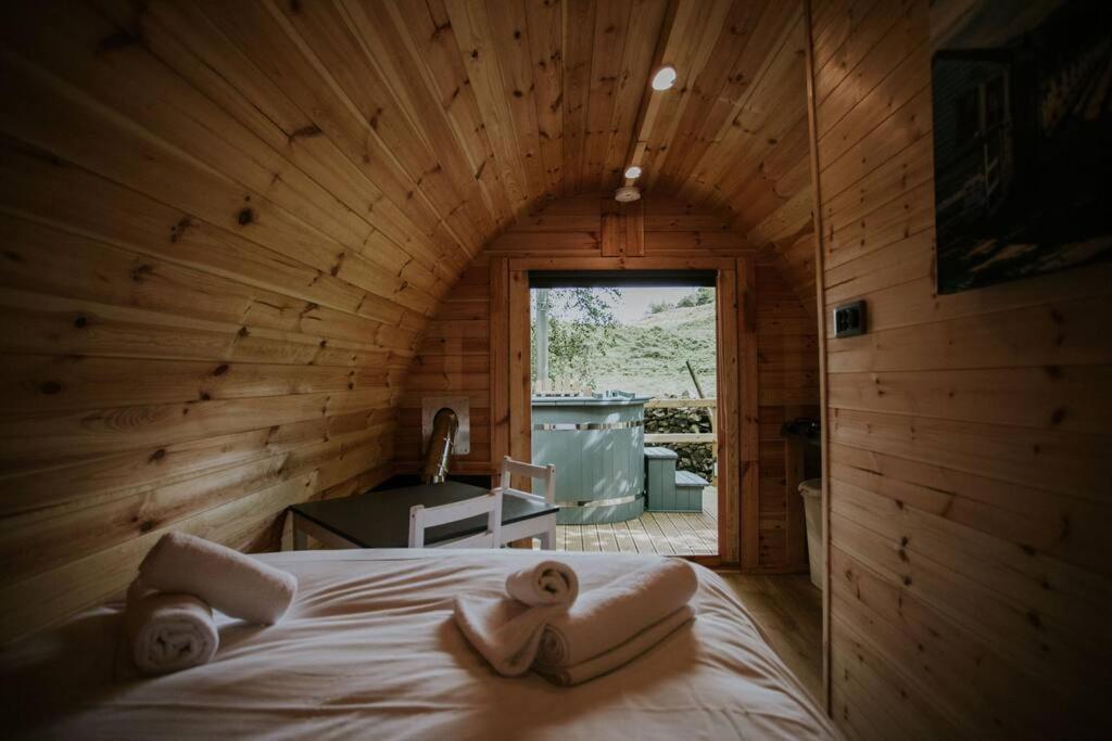Ash Winter Retreat- Hot Tub & Log Bruner Barmouth Exterior photo