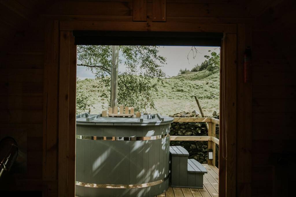 Ash Winter Retreat- Hot Tub & Log Bruner Barmouth Exterior photo